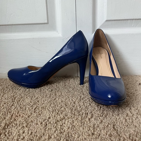 👠 Cole Haan - Vintage Cobalt Blue Patent Leather Pumps - Picture 1 of 7